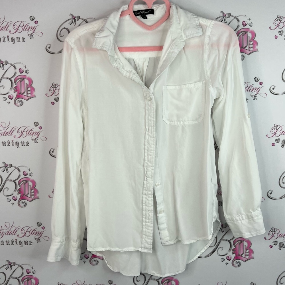 Velvet Heart button up shirt long sleeve pocket buttons Crisp White Blouse